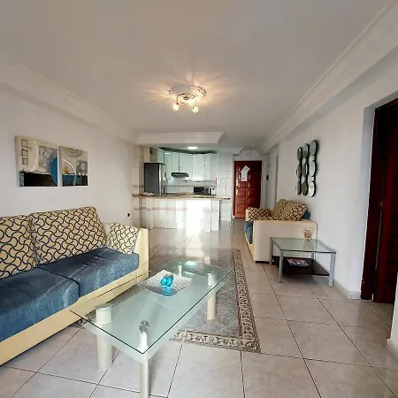 2 Bedrooms Heatedpool Aircon Los Cristianos Appartamento *